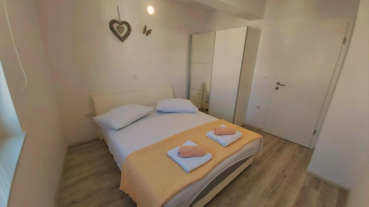 Apartments Zorica Duće エクステリア 写真