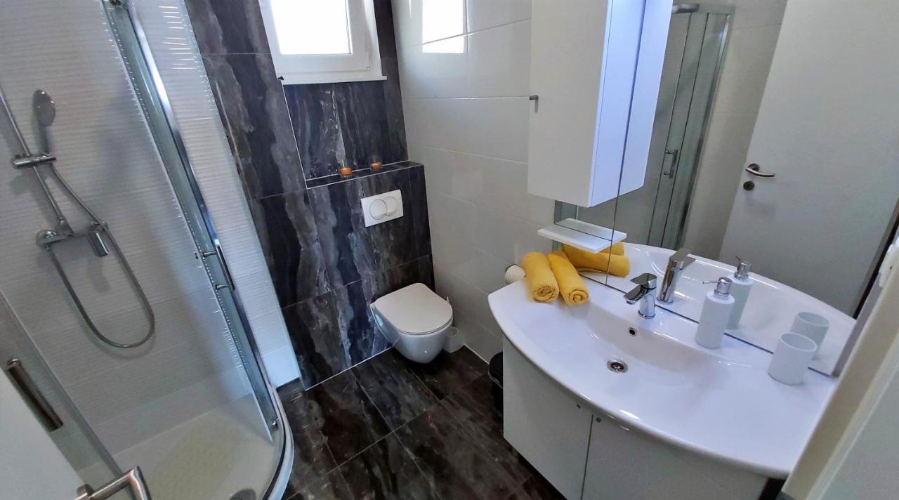 Apartments Zorica Duće エクステリア 写真